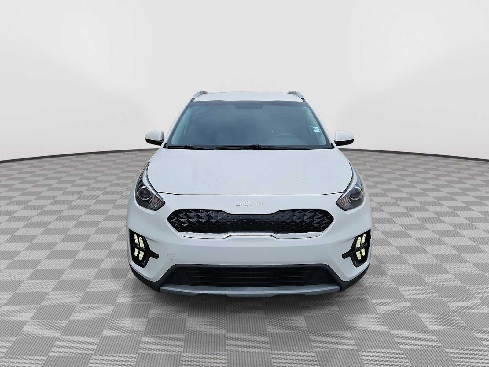 Thumbnail: 2022 Kia Niro - 3