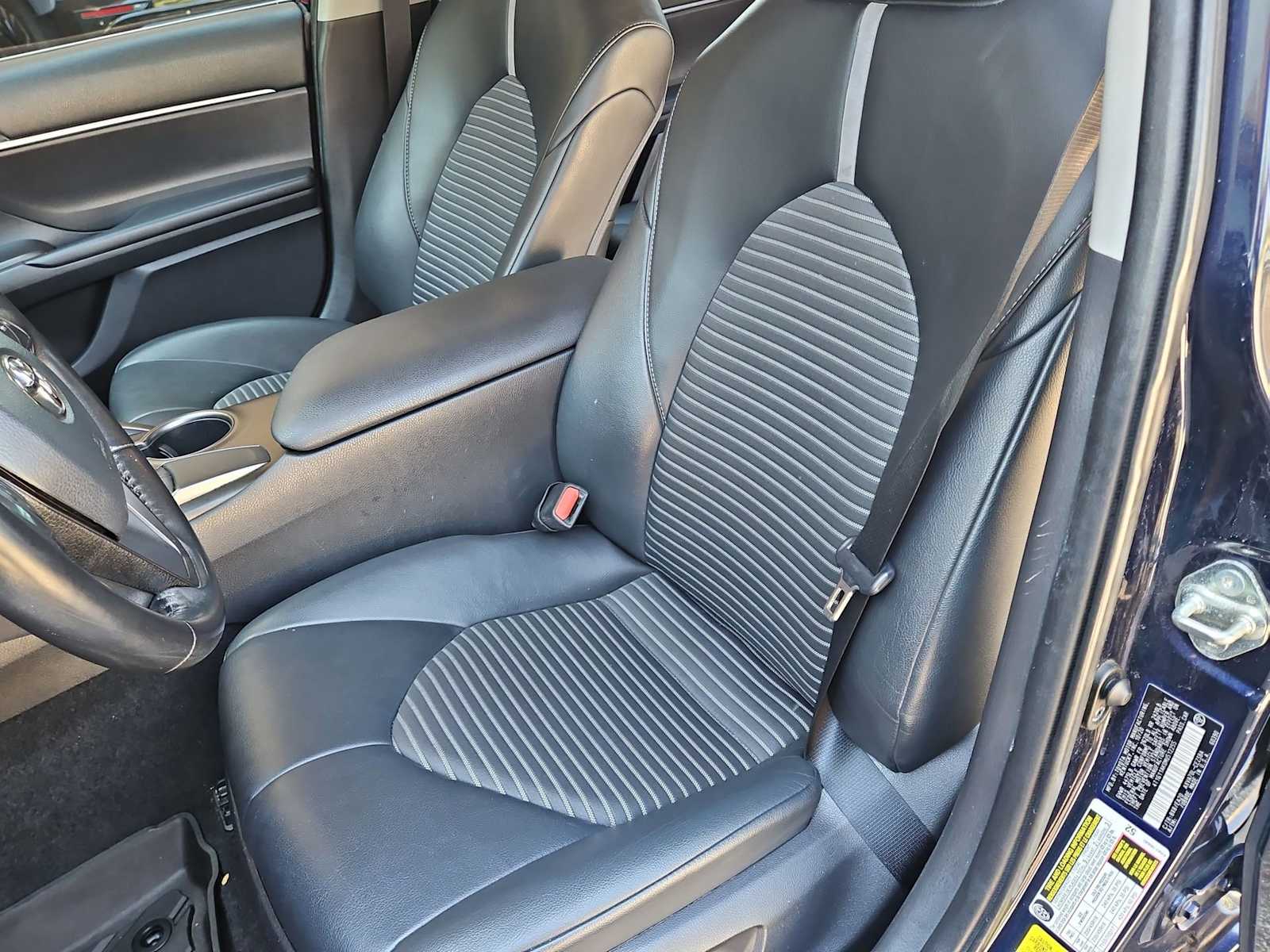 Thumbnail: 2021 Toyota Camry - 16