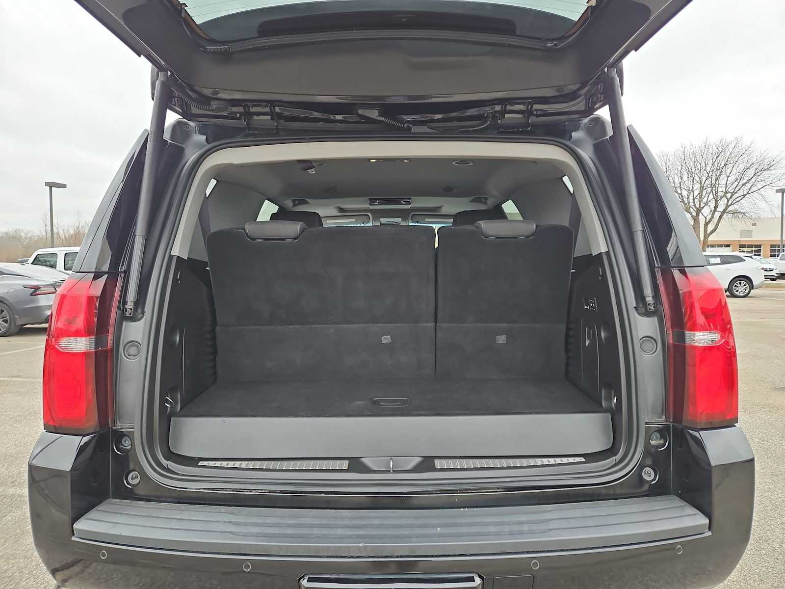 Thumbnail: 2016 Chevrolet Tahoe - 35