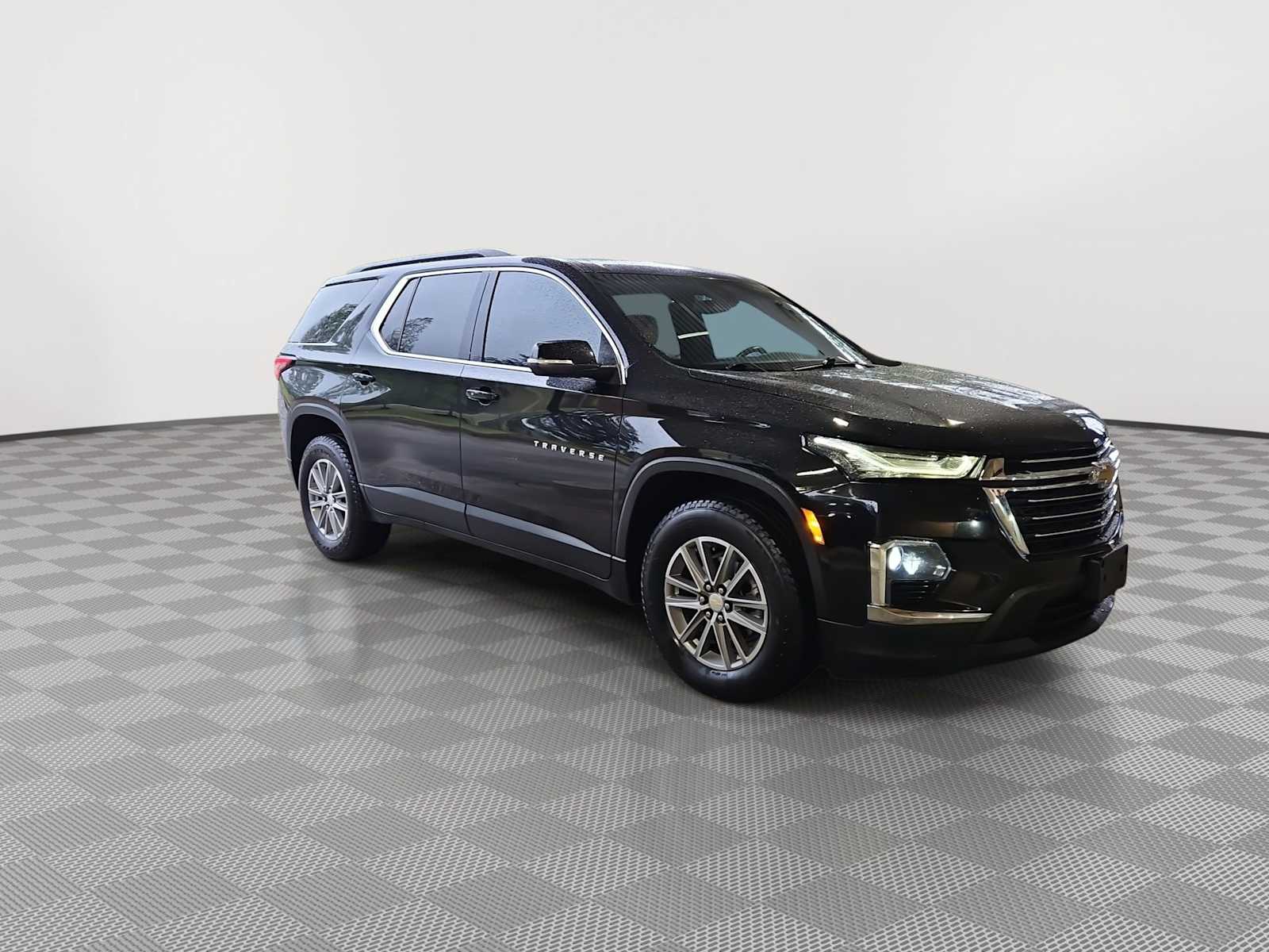 Thumbnail: 2022 Chevrolet Traverse - 2