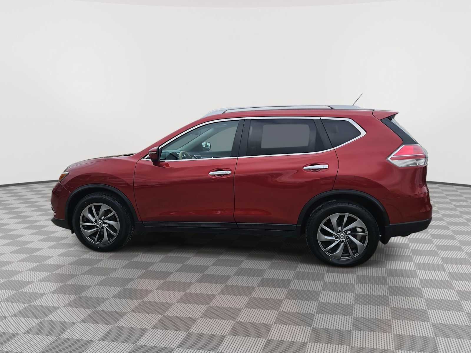 Thumbnail: 2015 Nissan Rogue - 5