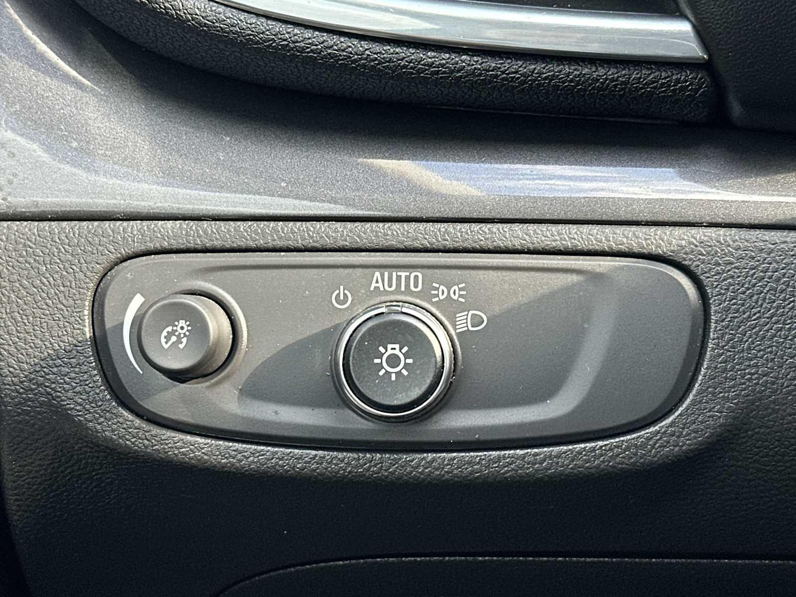 Thumbnail: 2021 Buick Encore - 25