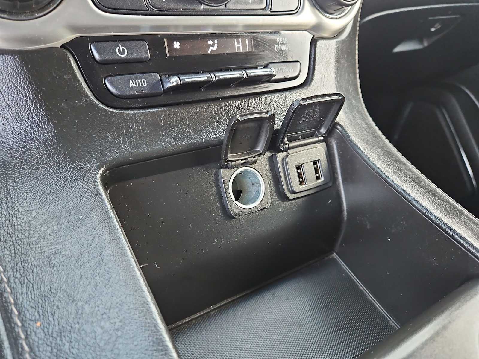 Thumbnail: 2018 GMC Yukon XL - 30