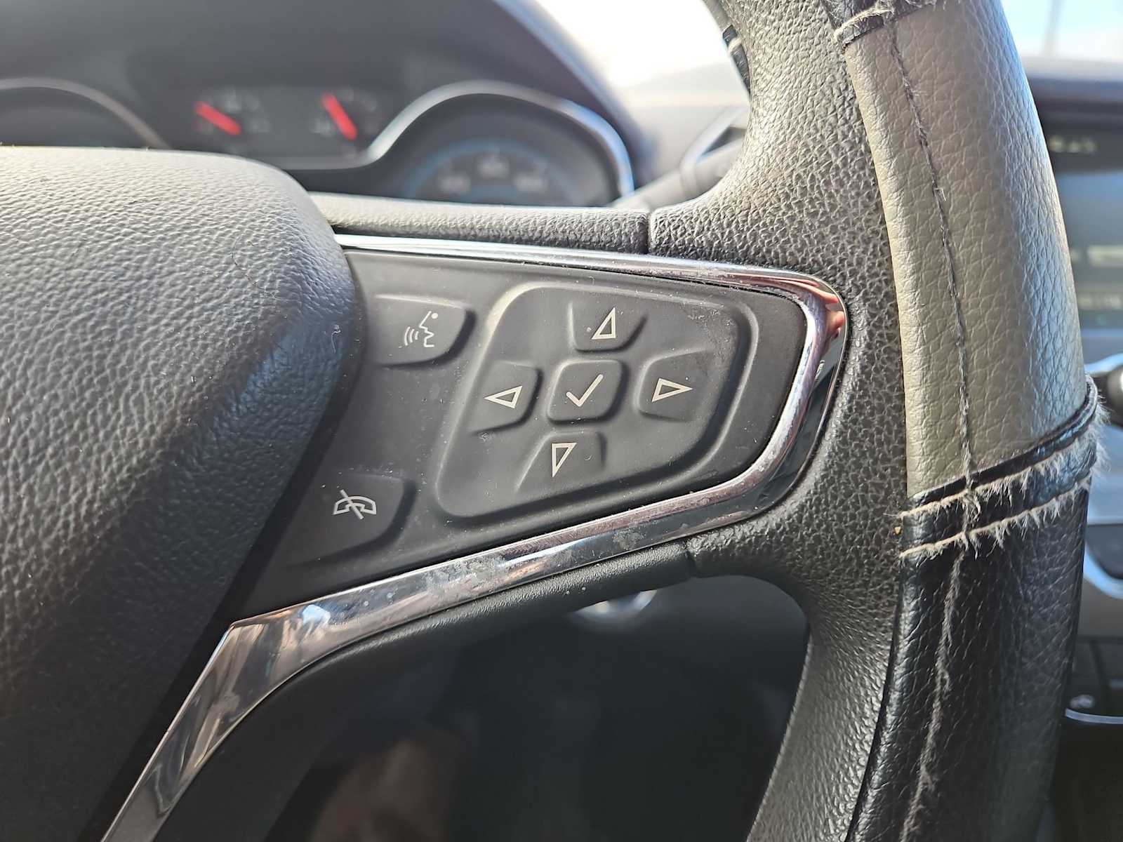 Thumbnail: 2017 Chevrolet Cruze - 23