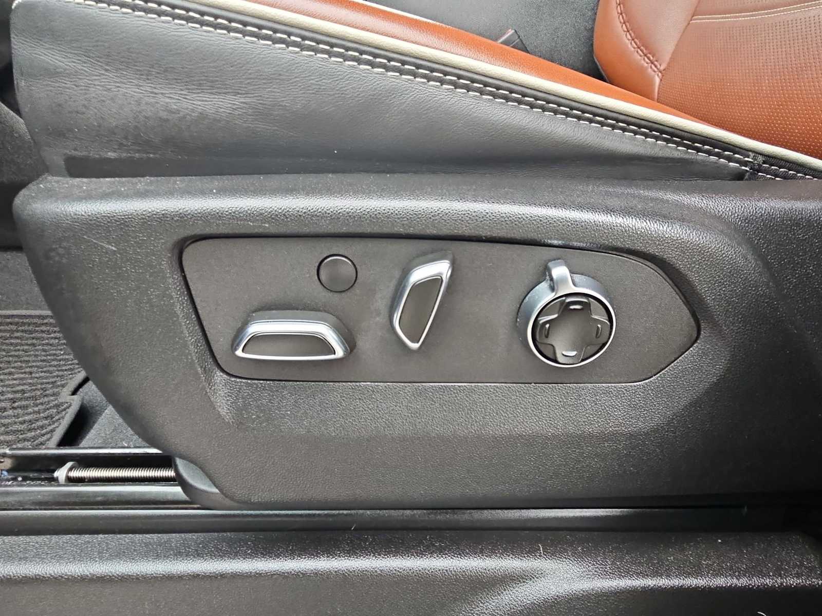 Thumbnail: 2023 GMC Yukon - 18