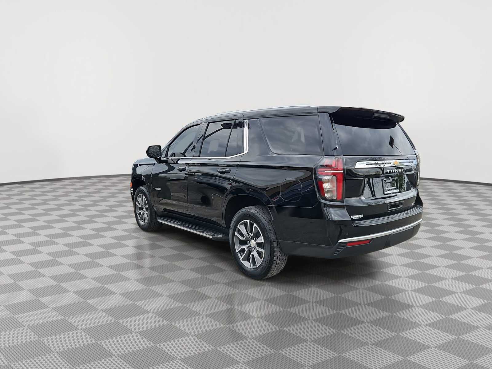 Thumbnail: 2024 Chevrolet Tahoe - 6