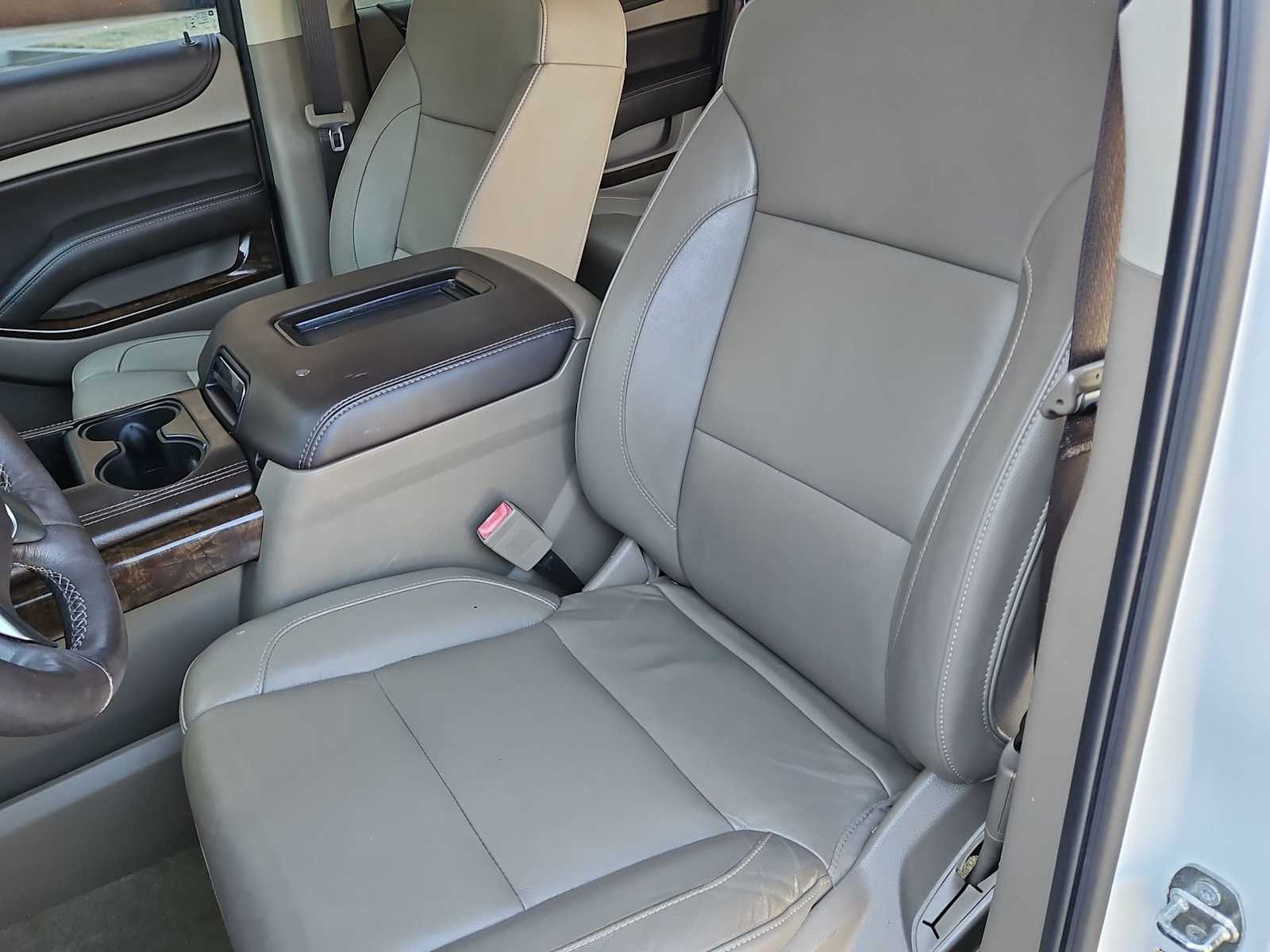 Thumbnail: 2018 Chevrolet Tahoe - 17