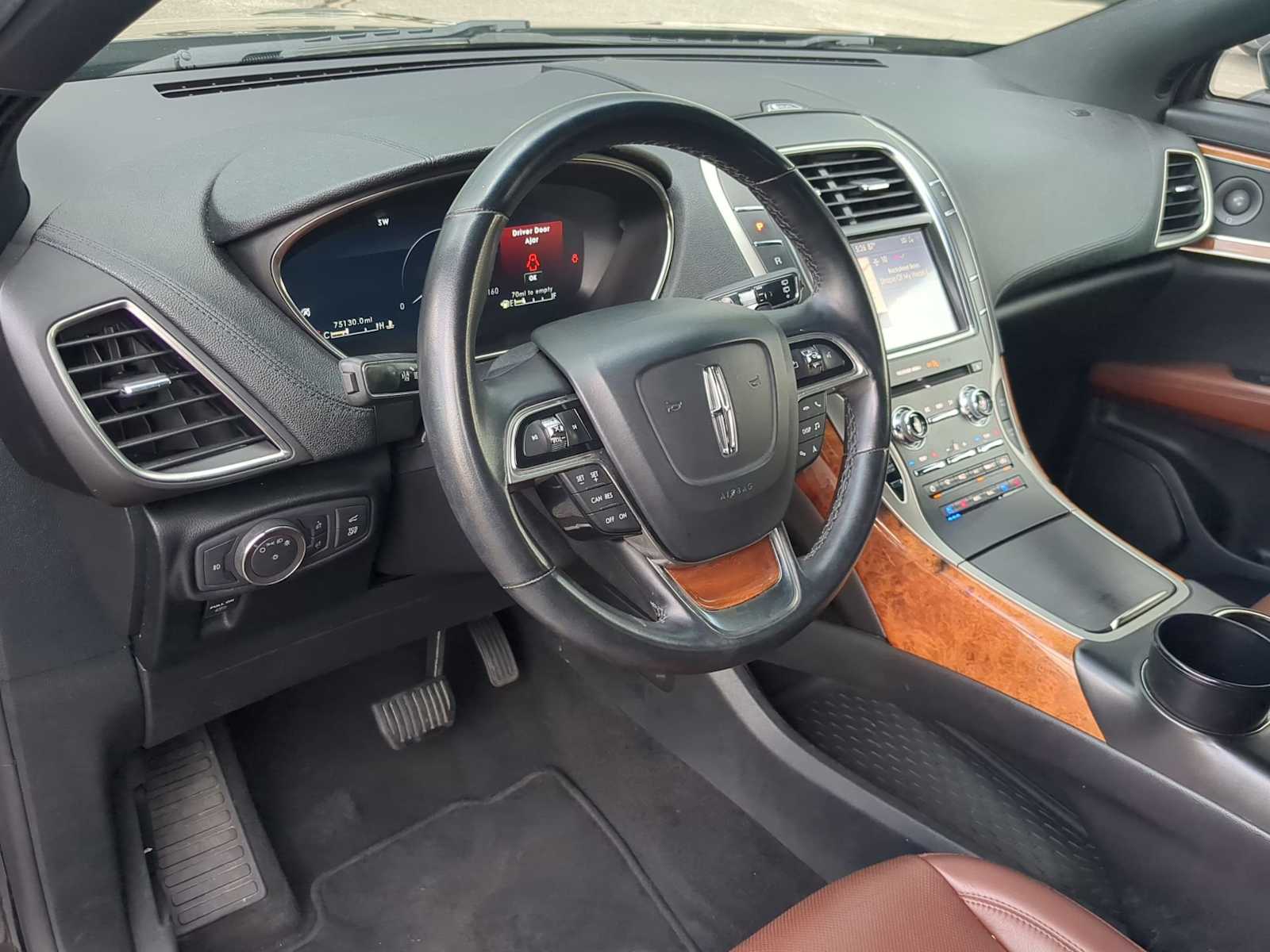 Thumbnail: 2020 Lincoln Nautilus - 10