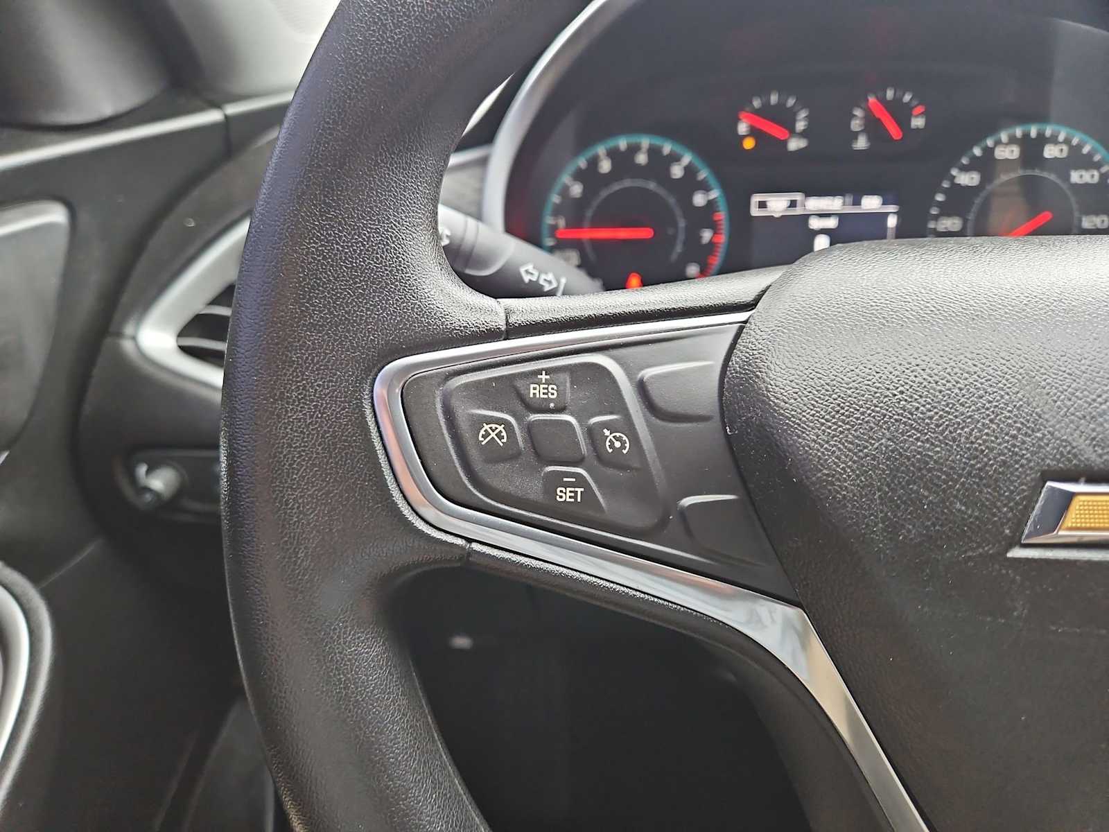 Thumbnail: 2017 Chevrolet Malibu - 23