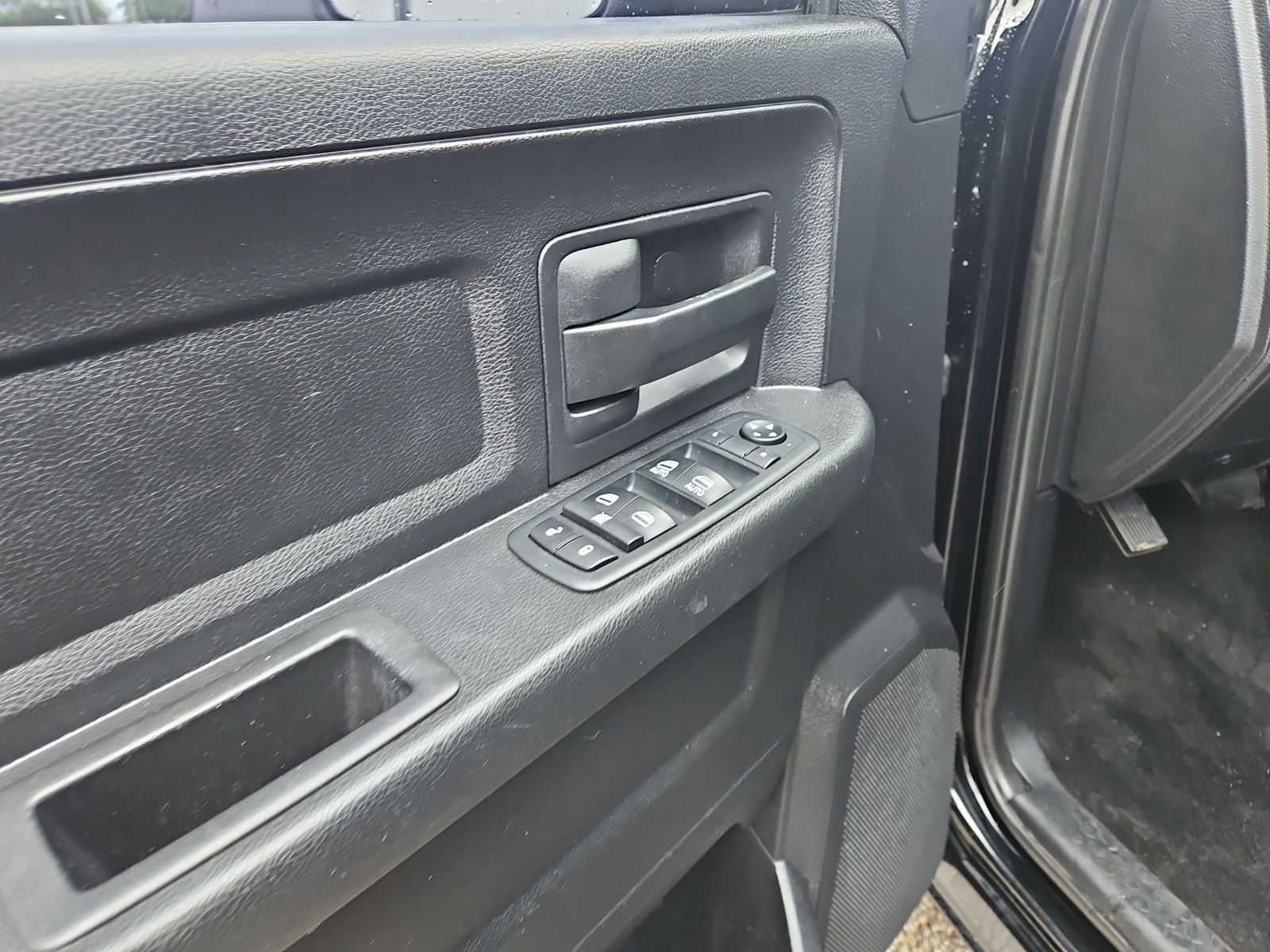 Thumbnail: 2014 RAM 1500 - 31