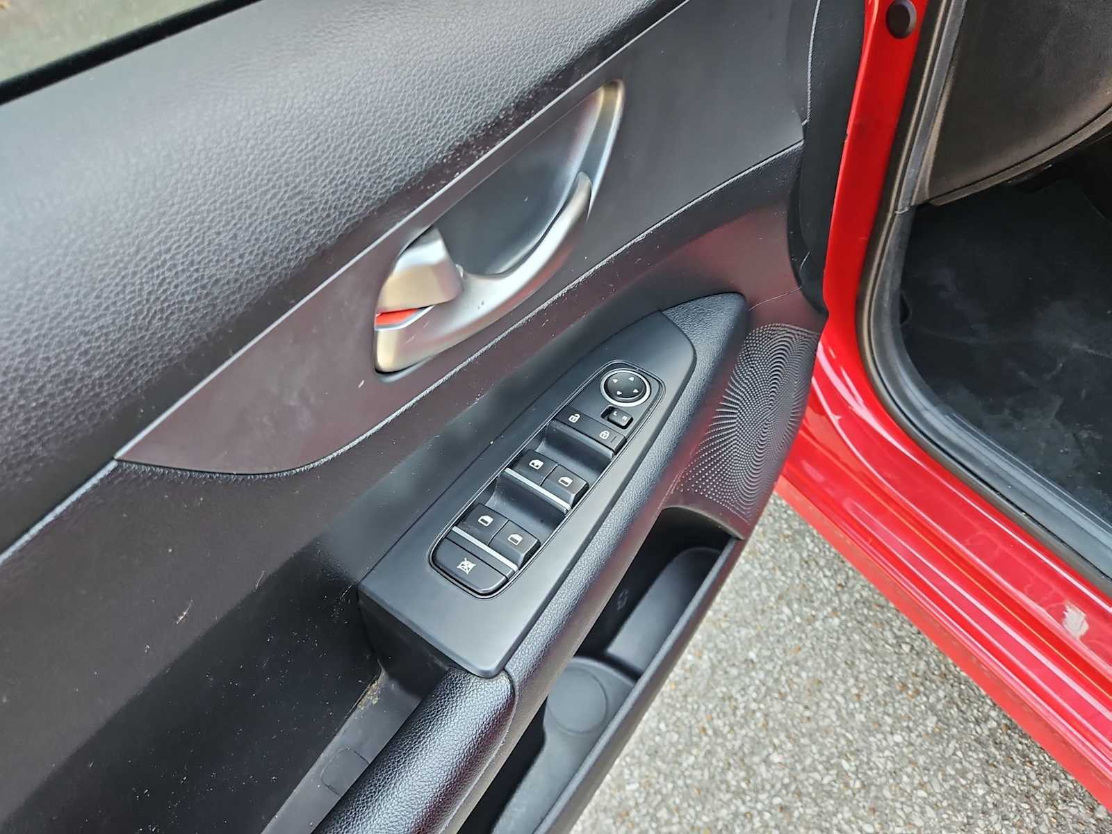 Thumbnail: 2019 Kia Forte - 18