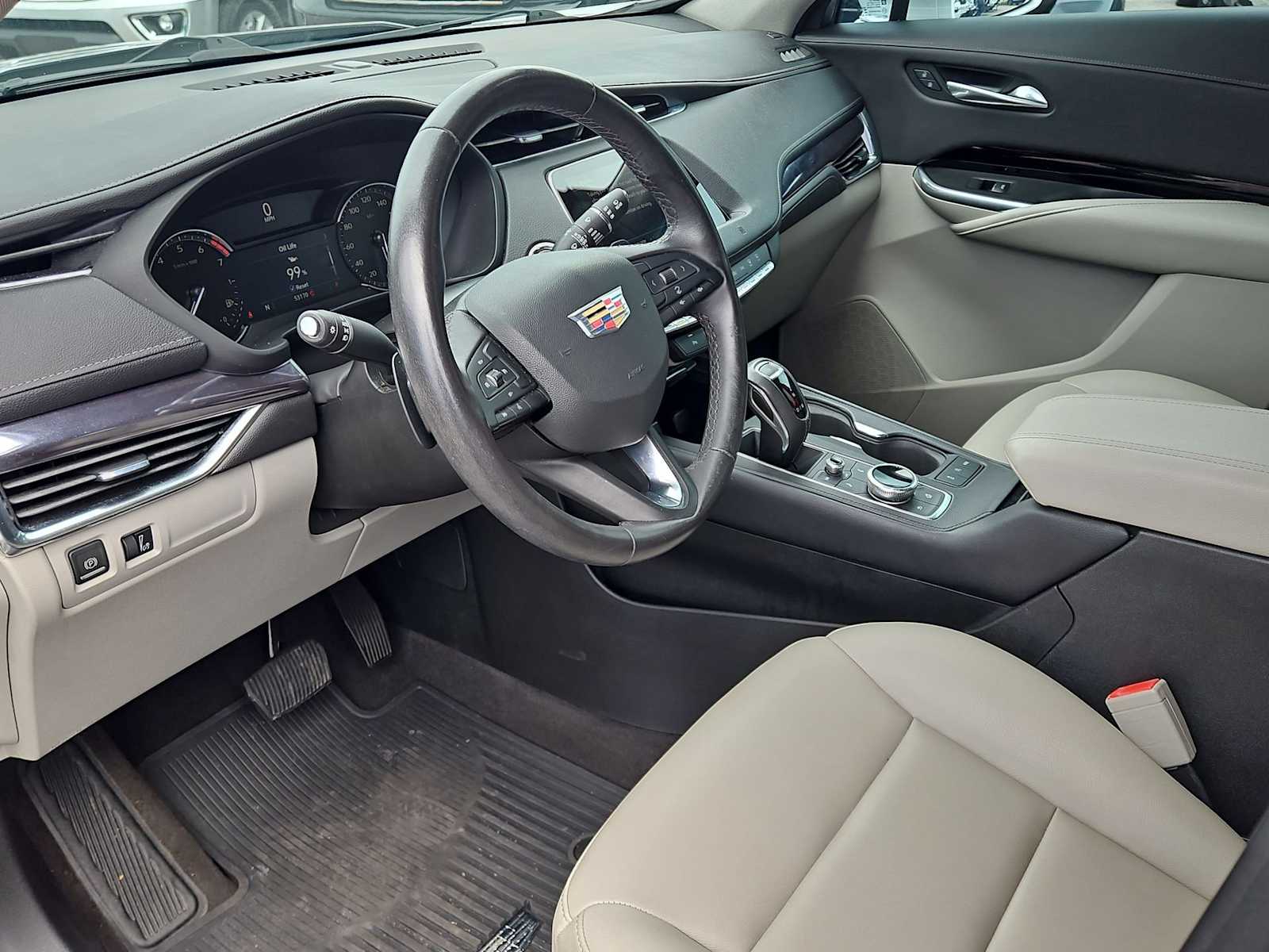 Thumbnail: 2019 Cadillac XT4 - 10