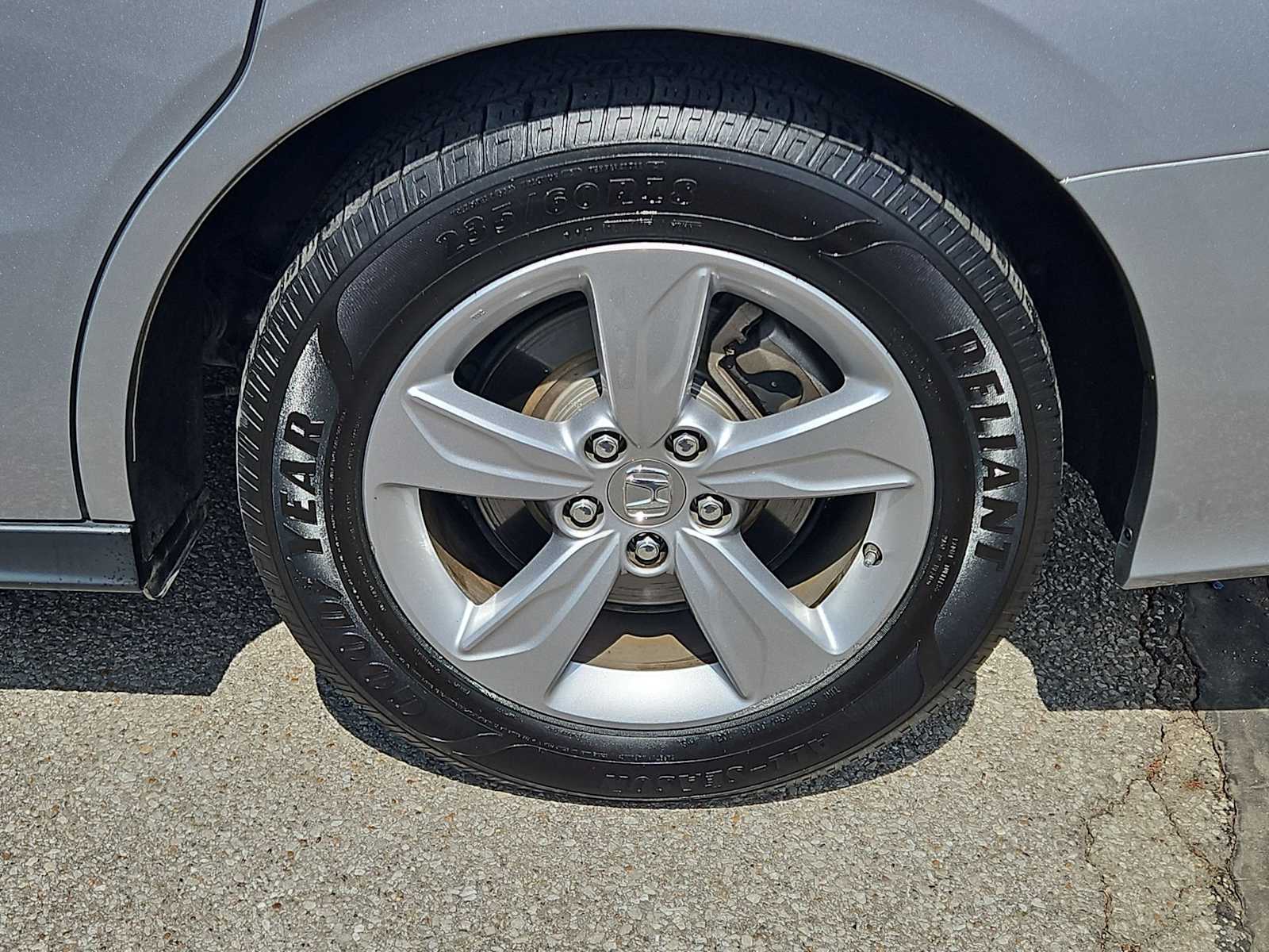 Thumbnail: 2019 Honda Odyssey - 14