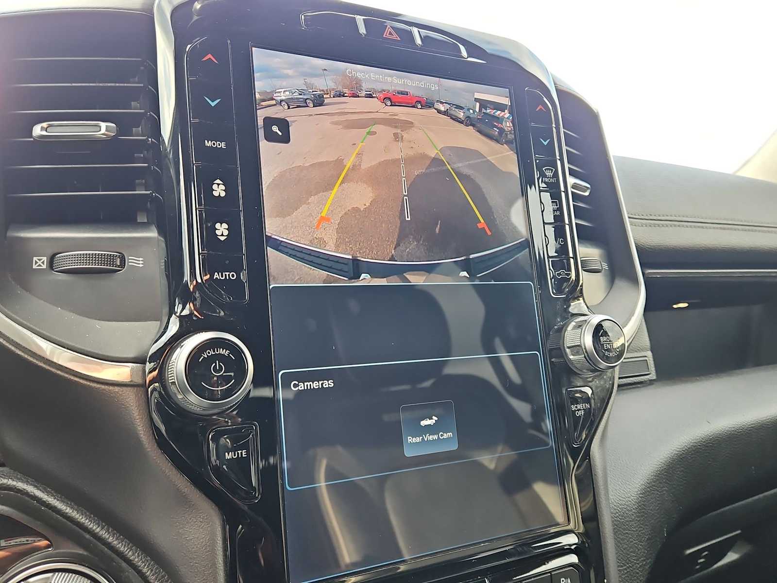 Thumbnail: 2023 RAM 1500 - 29