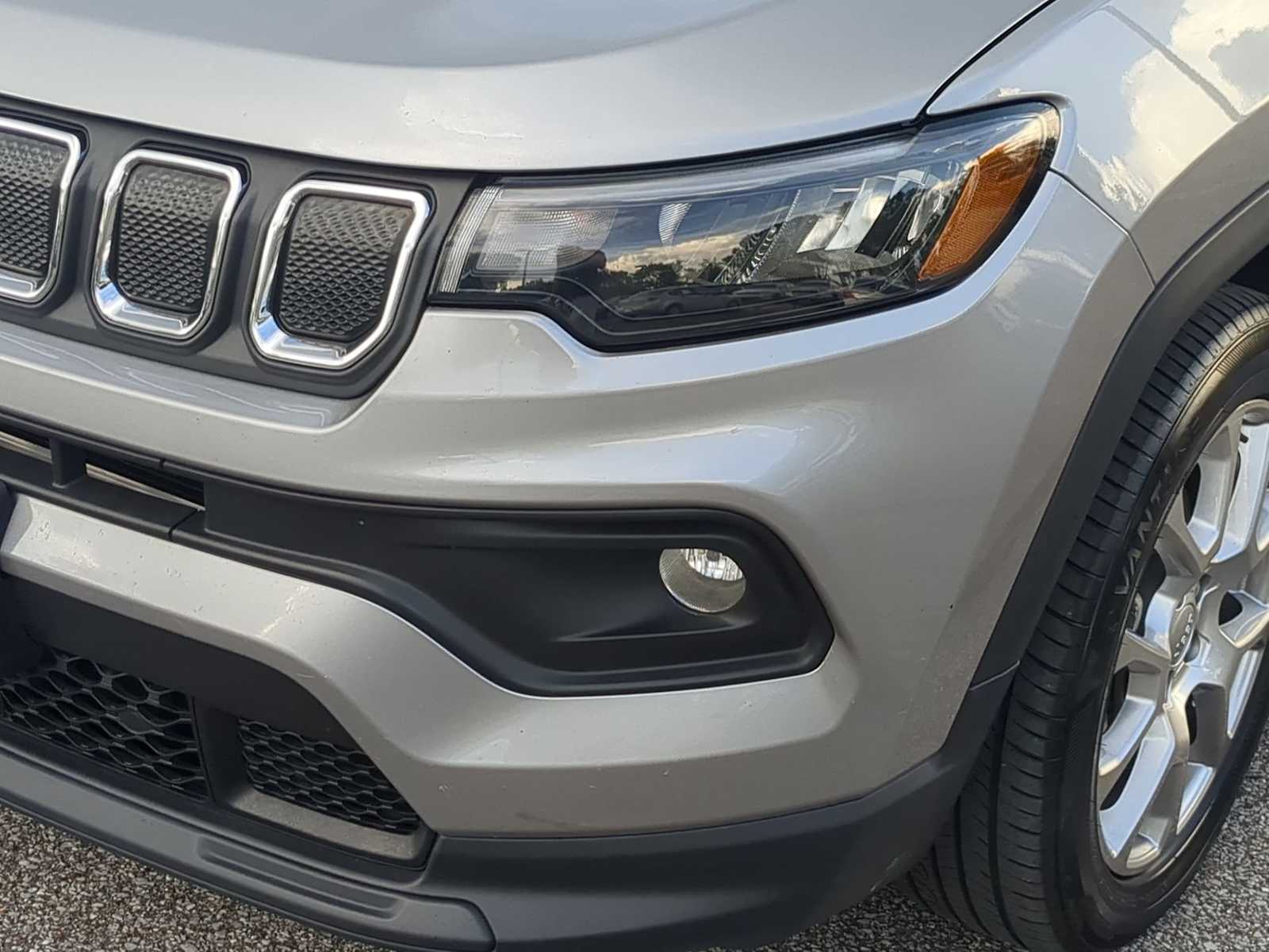 Thumbnail: 2022 Jeep Compass - 11