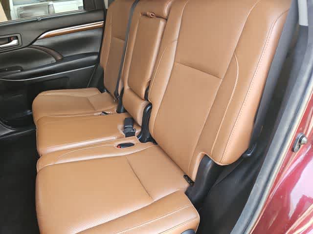 Thumbnail: 2018 Toyota Highlander - 32