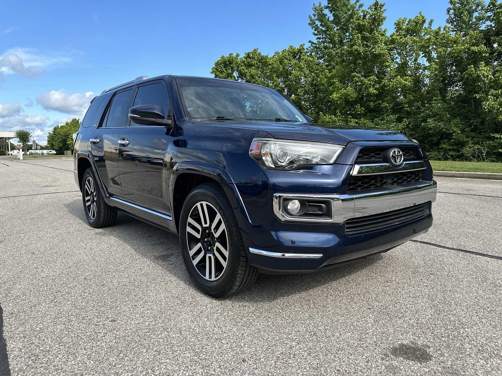 Thumbnail: 2015 Toyota 4Runner - 16
