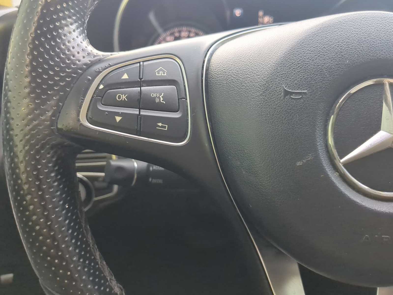 Thumbnail: 2015 Mercedes-Benz C-Class - 23