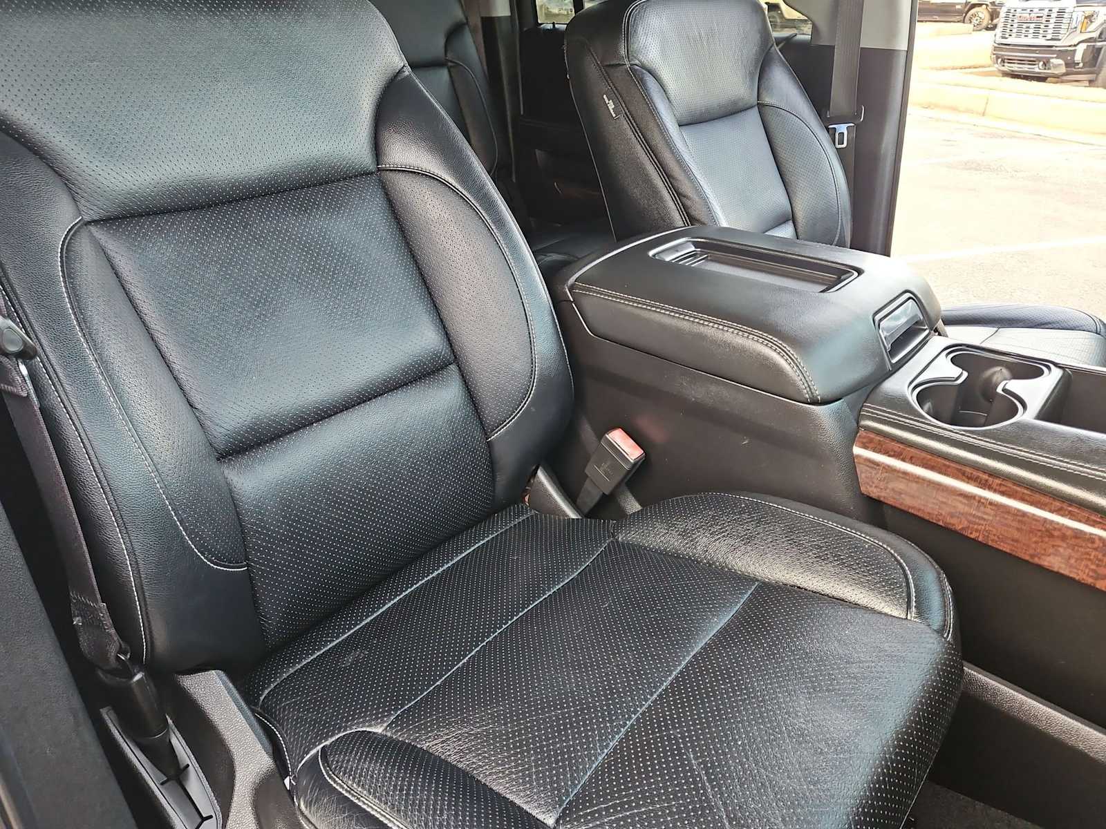 Thumbnail: 2018 GMC Yukon XL - 22