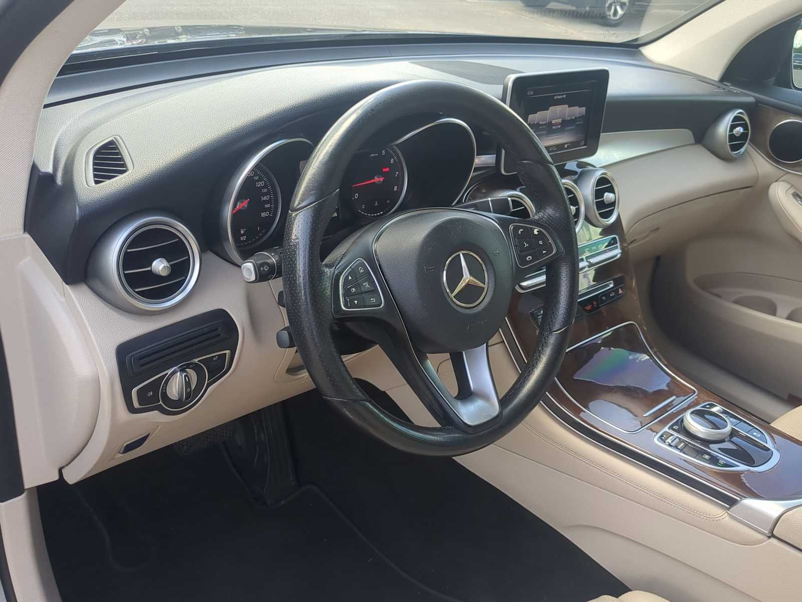 Thumbnail: 2018 Mercedes-Benz GLC - 10
