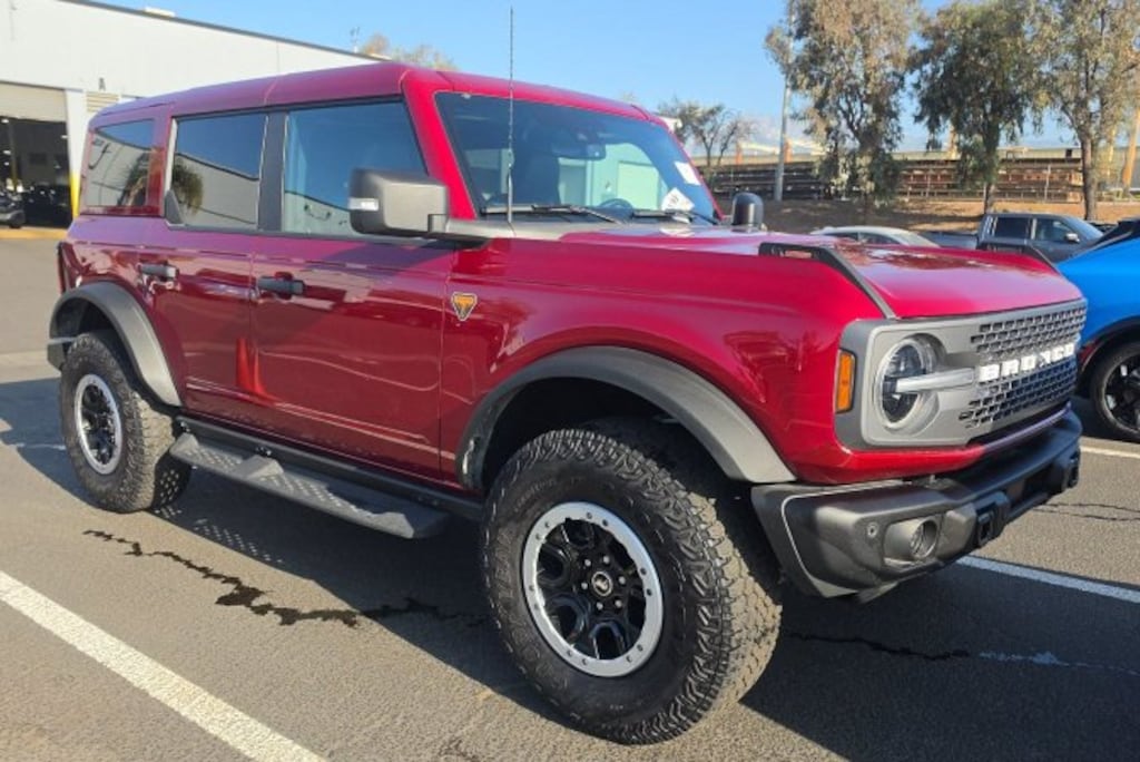 Used 2025 Ford Bronco Badlands SUV