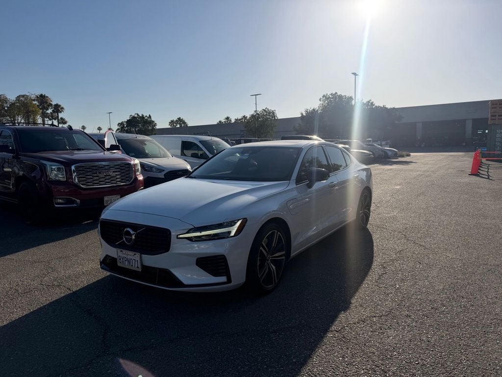 2021 Volvo S60 T8 Recharge R-Design Expression AWD's photo