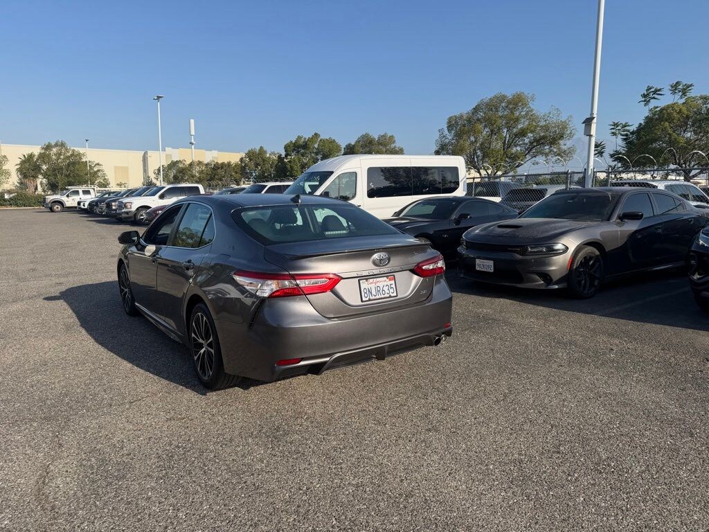 Used 2020 Toyota Camry SE Sedan