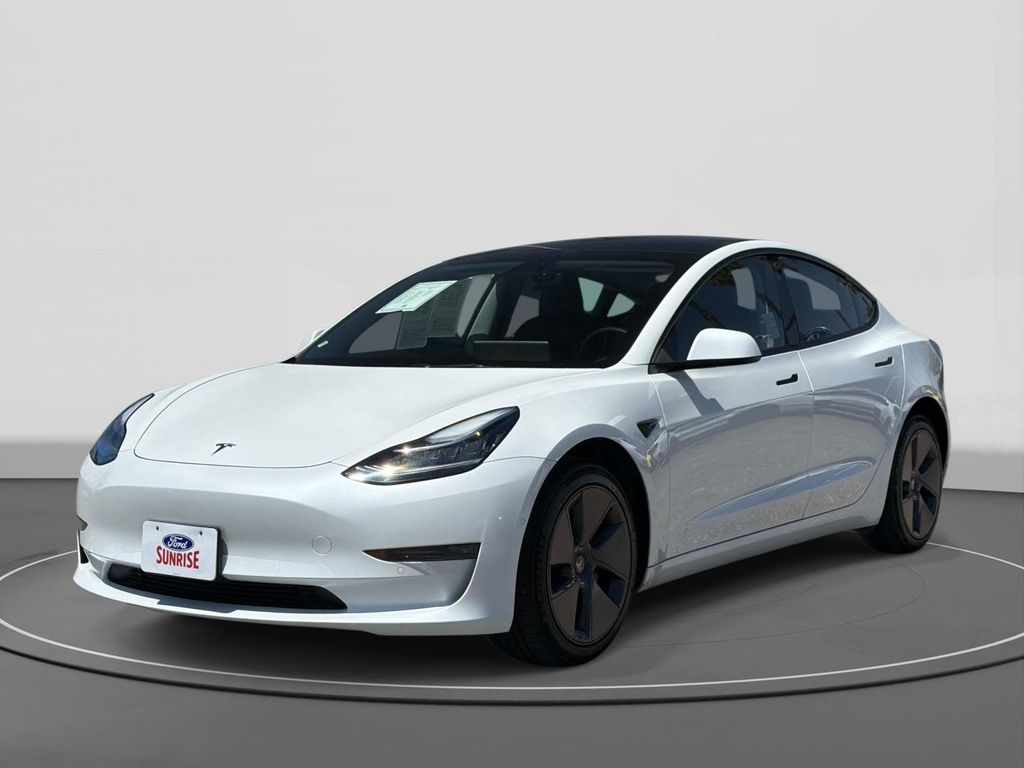 2022 Tesla Model 3 Long Range Dual Motor All-Wheel Drive's photo