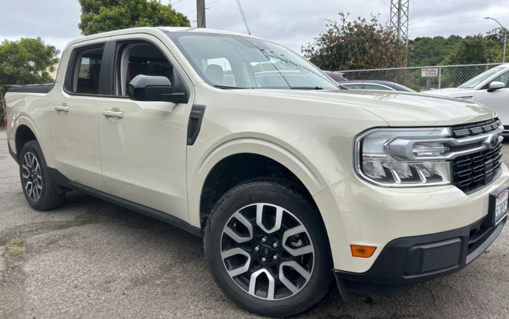Used 2024 Ford Maverick Lariat Truck SuperCrew