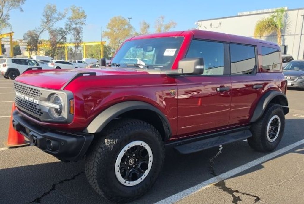 Used 2025 Ford Bronco Badlands SUV
