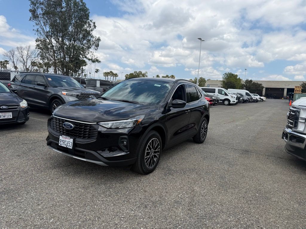 2025 Ford Escape Plug-in FWD's photo