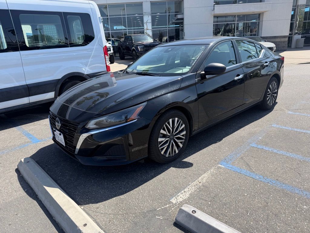 2024 Nissan Altima 2.5 SV — photo 1 of 1