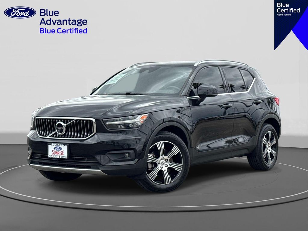 2021 Volvo XC40 T4 Inscription's photo