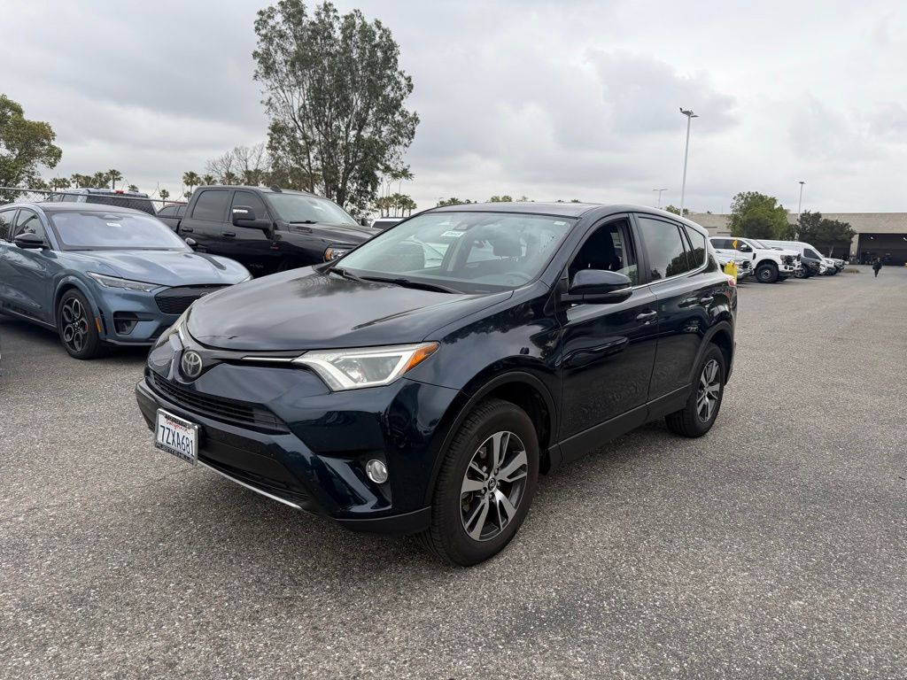 2017 Toyota RAV4 XLE's photo