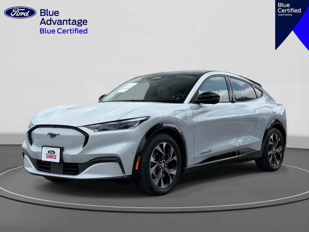 2021 Ford Mustang-Mach-e Premium's photo