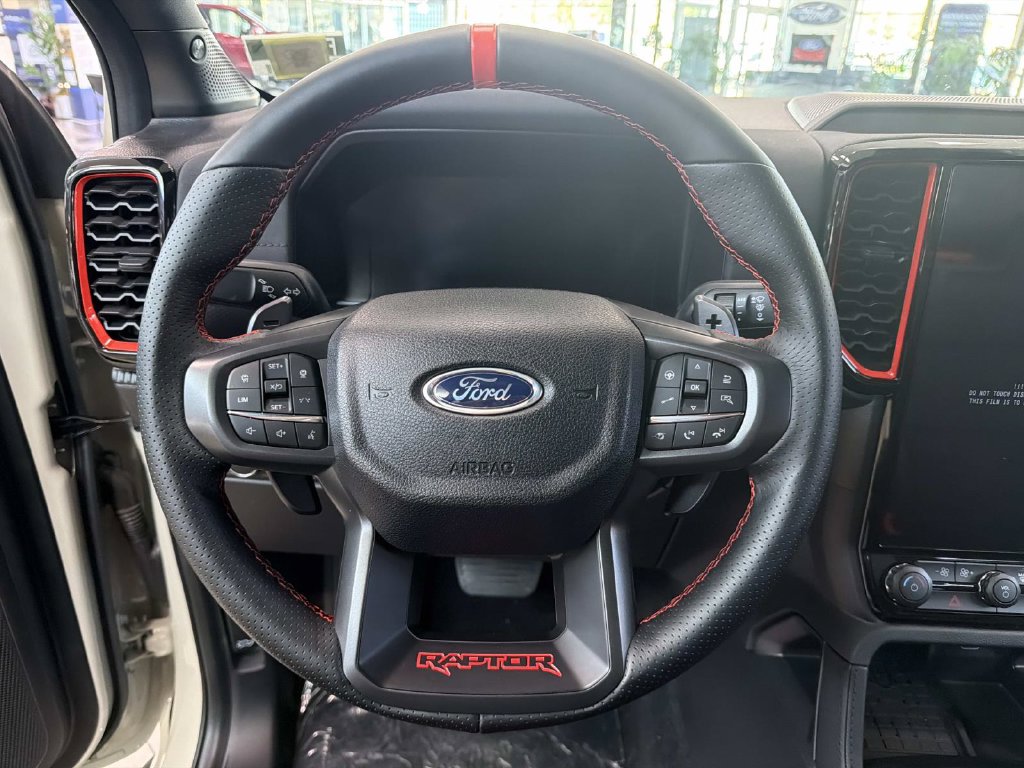 2025 Ford Ranger Raptor - Photo 8