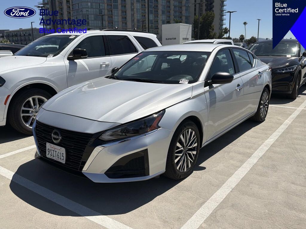 Certified 2025 Nissan Altima SV Sedan