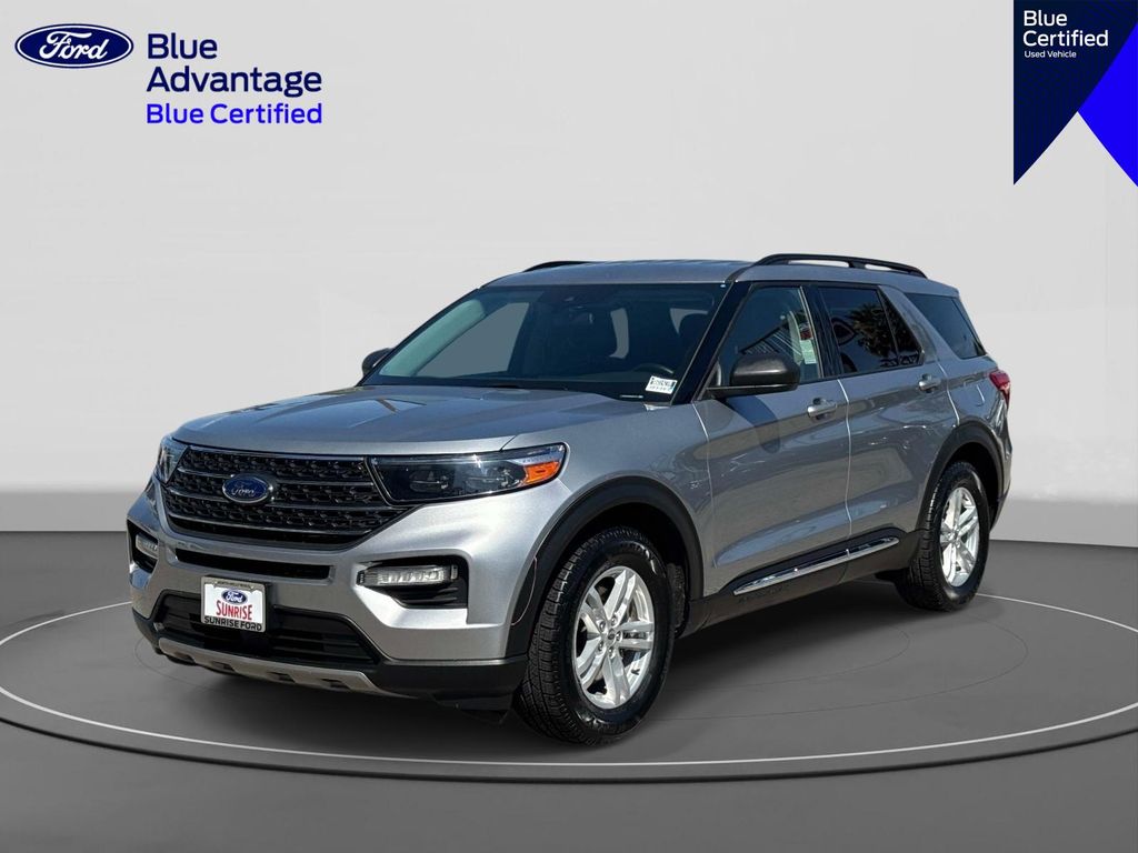 2022 Ford Explorer XLT RWD's photo
