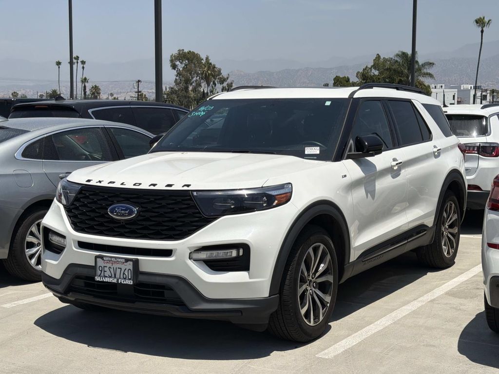 2022 Ford Explorer ST-LINE RWD's photo