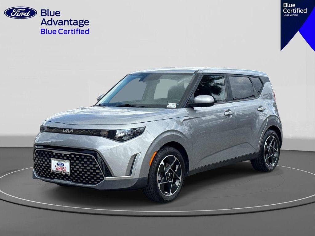 2023 Kia Soul 2.0L EX 6 IVT's photo