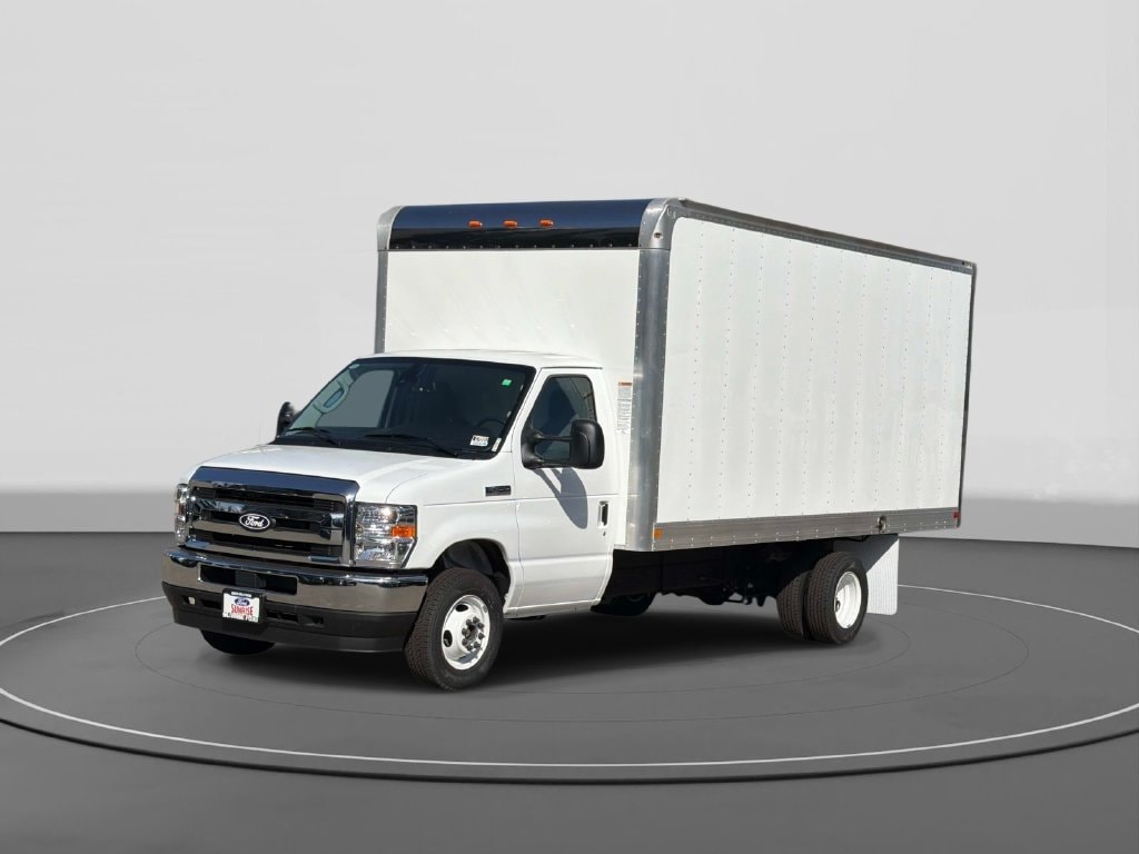 2027 Ford E-Series Cutaway Base