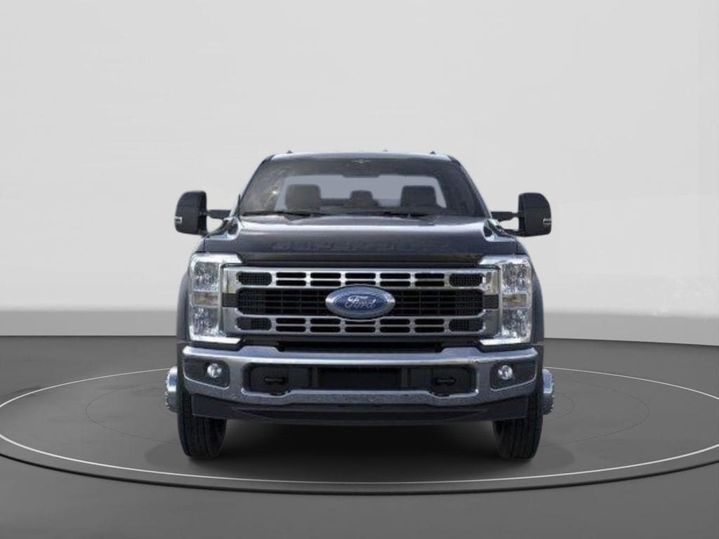 2025 Ford F-550 Super Duty Chassis Cab XLT - Photo 6