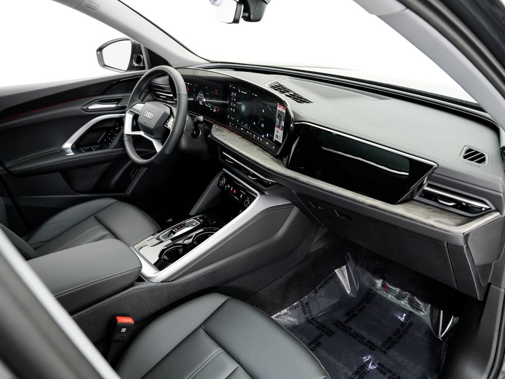 2025 Audi Q5 Premium - Photo 22