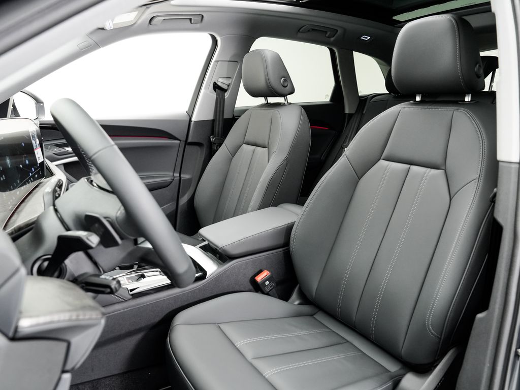 2025 Audi Q5 Premium - Photo 8