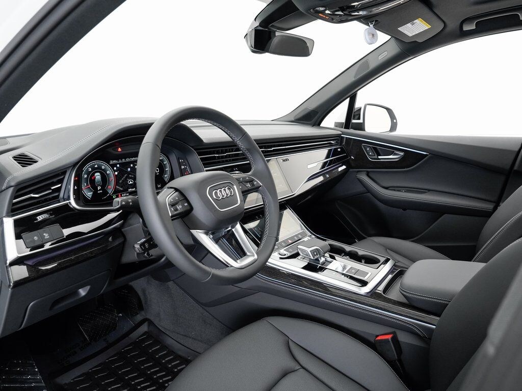 Used 2025 Audi Q7 55 Premium Plus SUV