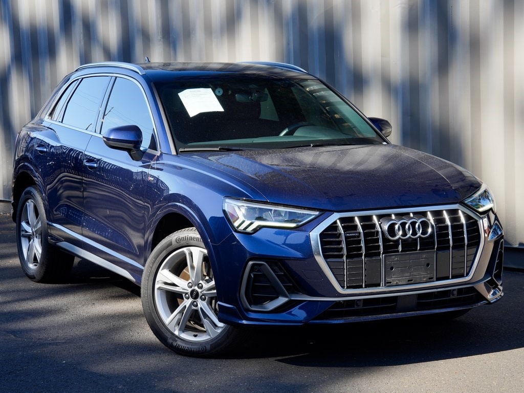 2022 Audi Q3 Premium Plus