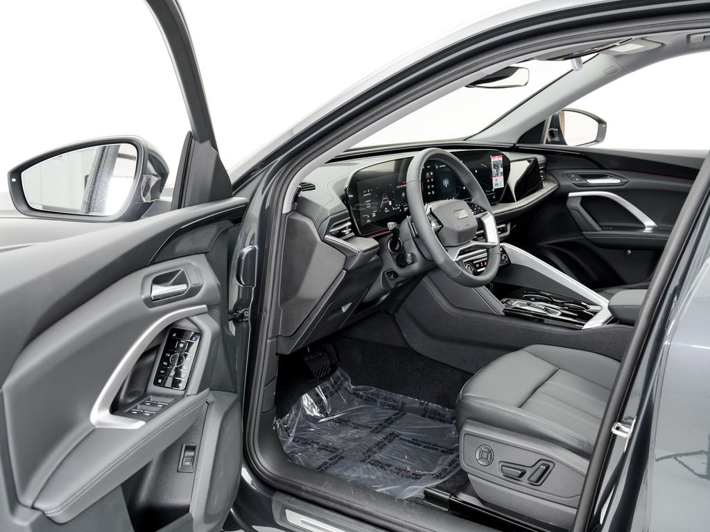 2025 Audi Q5 Premium - Photo 10