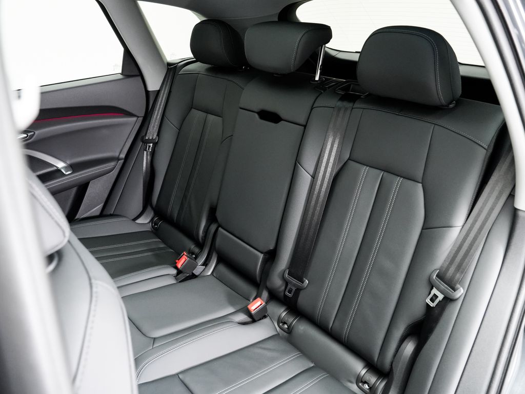 2025 Audi Q5 Premium - Photo 25