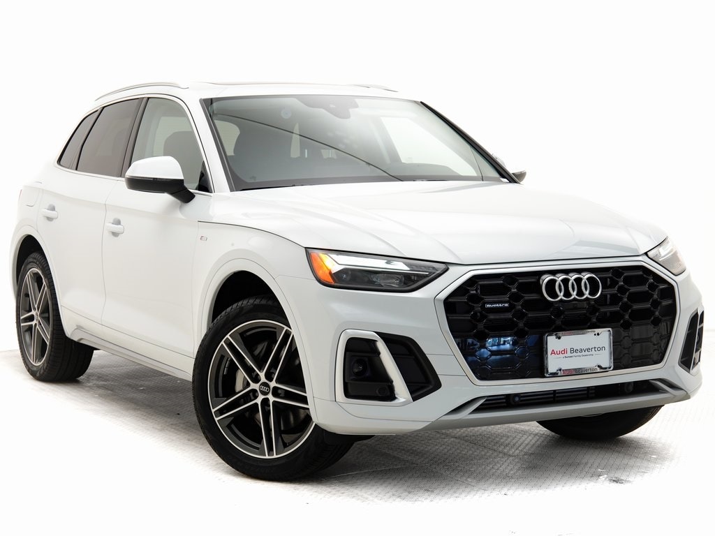 New 2025 Audi Q5 e Premium Plus SUV