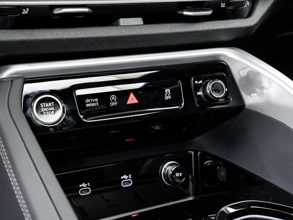 2025 Audi Q5 Premium - Photo 19